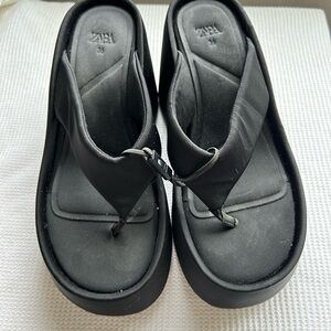 Zara Black Platform Flip-Flops
